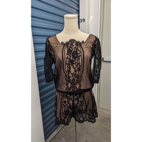 ALEXIS Lace Overlay Nude Lined‎ 3/4 Sleeve Elastic Waist Romper XS - Picture 1 of 8